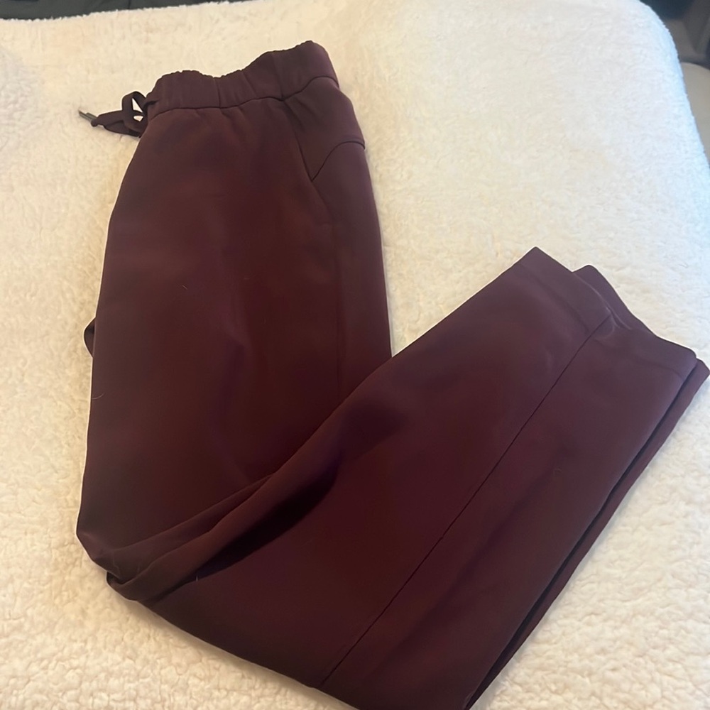 Lululemon joggers - Picture 1 of 5